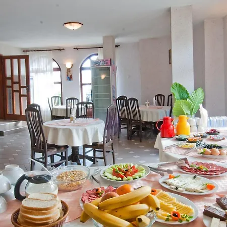 Отель бриз 2*