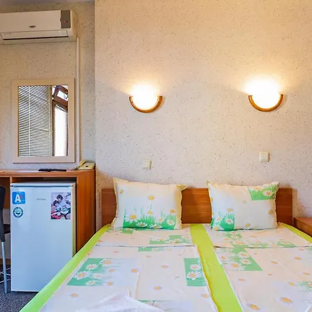бриз Hotel 2*