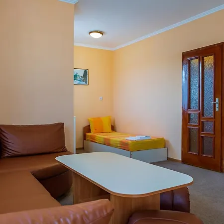 Hotel Briz 2*