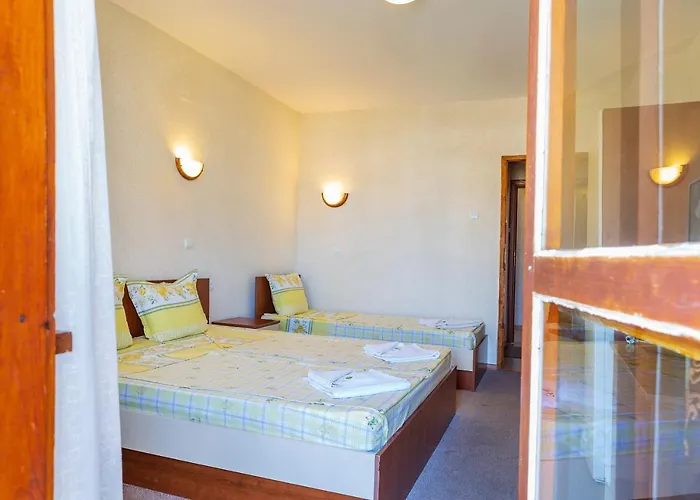 бриз Отель Китен